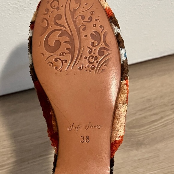 Colorful Patterned Slip-On Shoes - Picture 4 of 4